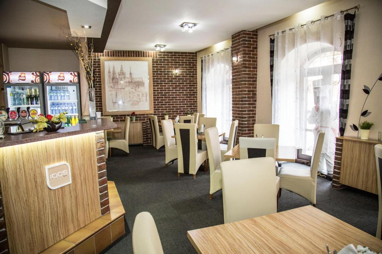 Hotel U Mesta Prahy Náchod エクステリア 写真