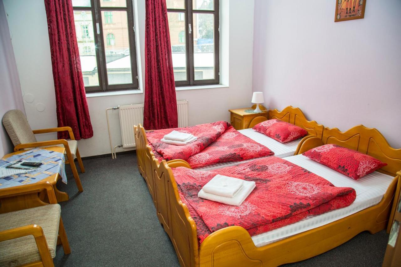 Hotel U Mesta Prahy Náchod エクステリア 写真